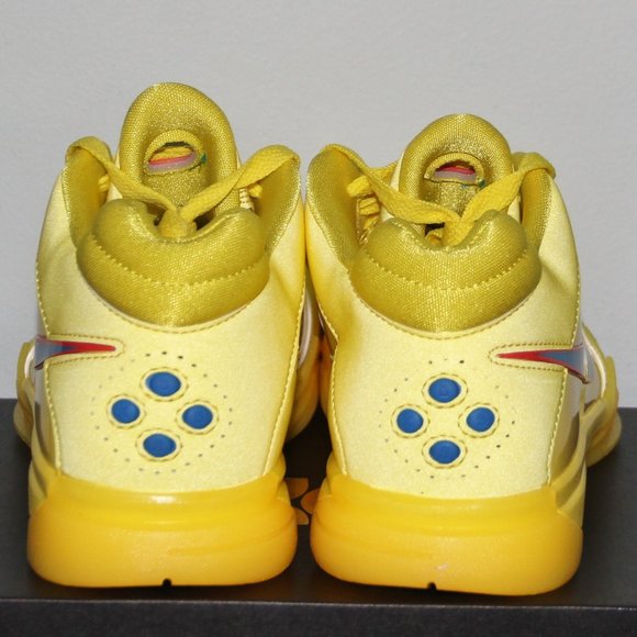 Athletic_Shoes
